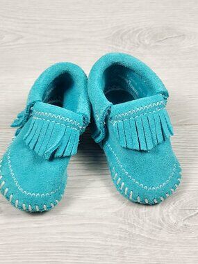 Minnetonka Infant's Riley Booties in turquoise suede. Size 0 (Newborn size)